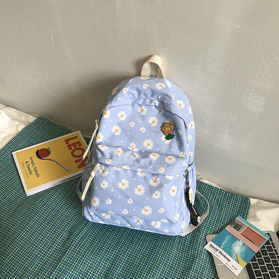 Női napi hátizsák virágos rátéttel