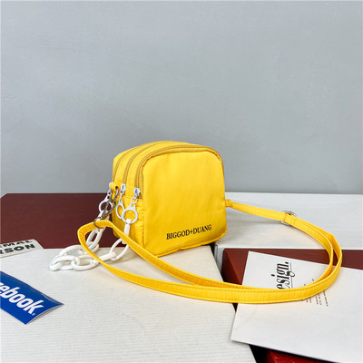 Ikdienas vīriešu soma ar rāvējslēdzējiem un garu rokturi