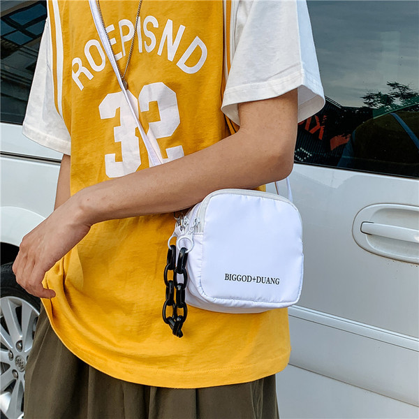 Ikdienas vīriešu soma ar rāvējslēdzējiem un garu rokturi