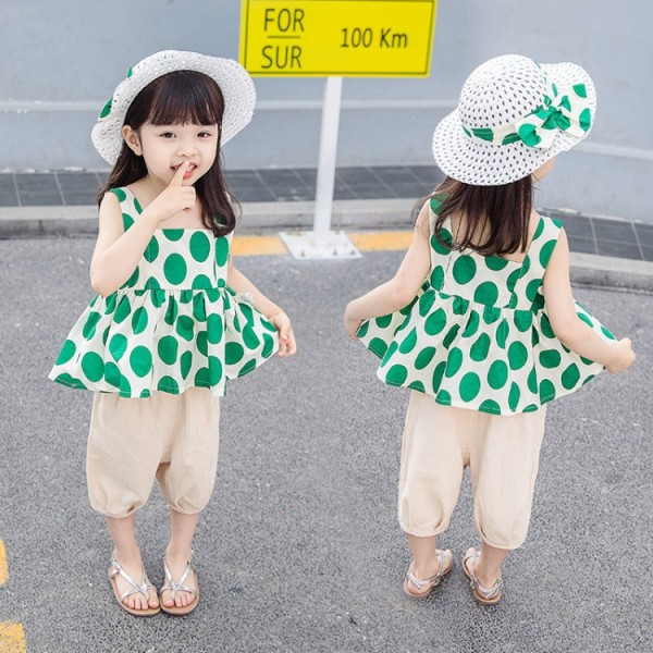 Mūsdienīgs bērnu bikšu komplekts un tops ar kvadrātveida kakla izgriezumu