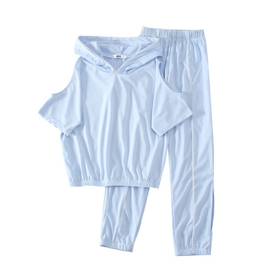 Sieviešu sporta komplekts no divām daļām ar kapuci un atkailinātiem pleciem