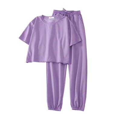 Naiste spordikomplekt kahest osast - T-särk ja elastse vöökohaga püksid