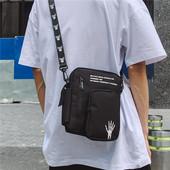 Modern férfi táska hímzéssel és cipzárral