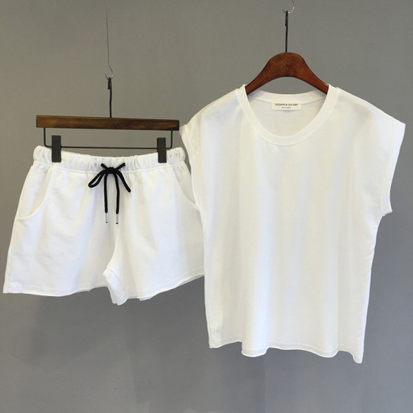 Női sport szett pólóval és rövidnadrággal