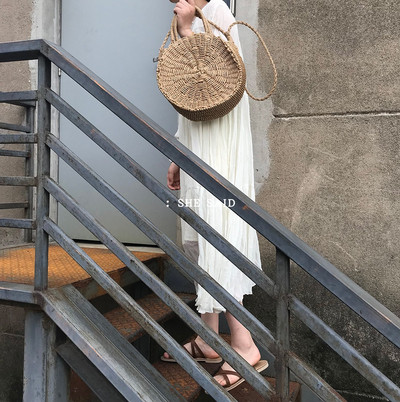 ÚJ Női szalmatáska kerek formában, strandra is alkalmas