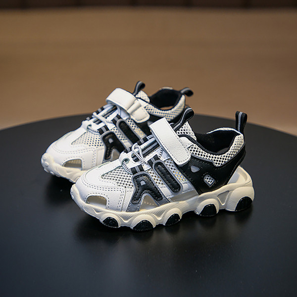 Kareda tallaga vabaaja sandaalid poistele