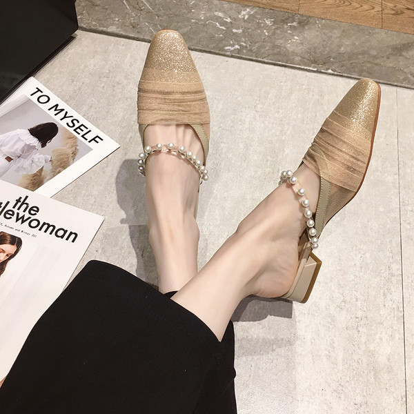 Stilīgs sieviešu čību smails modelis ar pērlēm