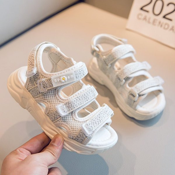 Hímzett hétköznapi gyerekszandál fiúknak