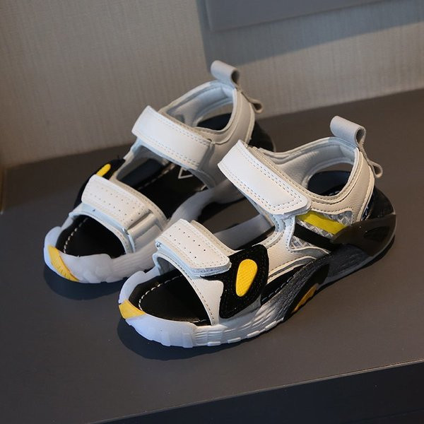 Modern, matricás gyerekszandál fiúknak