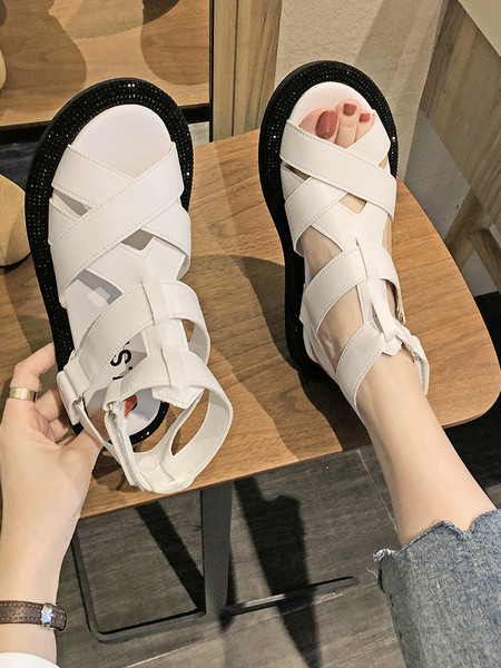 Naiste vabaaja sandaalid ristrihmade ja lameda tallaga