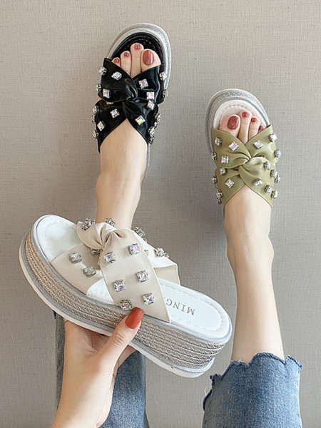 Modern női papucs kövekkel és platformmal