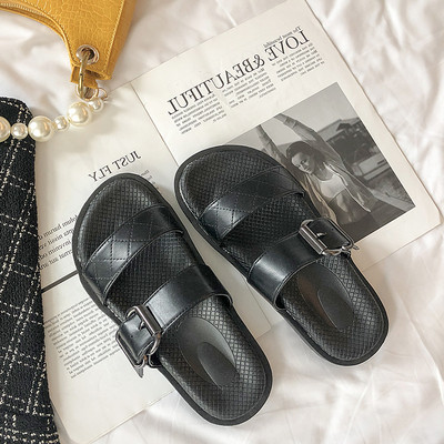 Γυναικείες παντόφλες casual από έκο δέρμα με μεταλλική αγκράφα