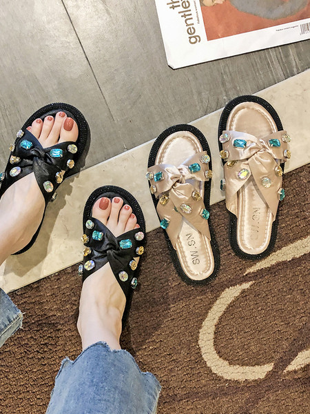 Sieviešu modernas čības ar plakanām zolēm un krāsainiem akmeņiem