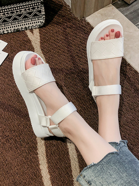 Női szandál eko bőrből, magas talppal