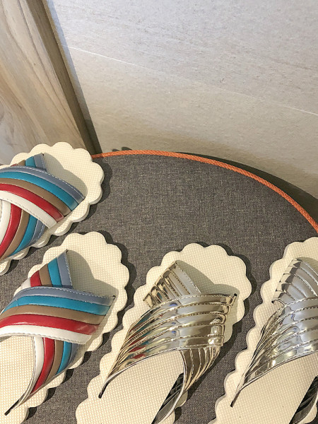 Eko bőrből készült alkalmi papucs lapos talppal