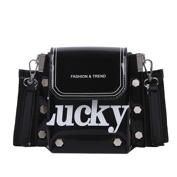 Sieviešu moderna soma ar uzrakstiem - no eko ādas