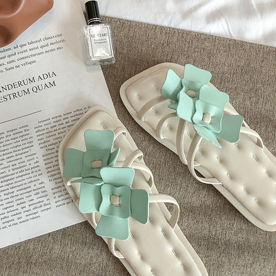 Papuci moderni de dama cu talpa plata si decor 3D in forma de flori