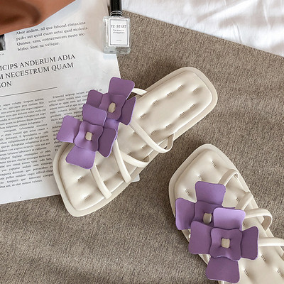 Papuci moderni de dama cu talpa plata si decor 3D in forma de flori