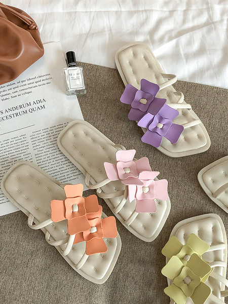 Papuci moderni de dama cu talpa plata si decor 3D in forma de flori