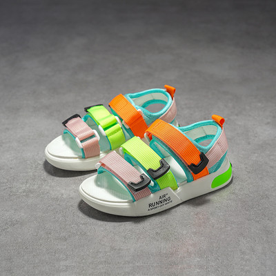 Színes gyerekszandál matricákkal fiúknak és lányoknak