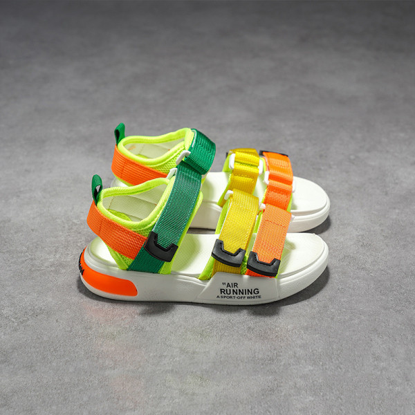 Színes gyerekszandál matricákkal fiúknak és lányoknak