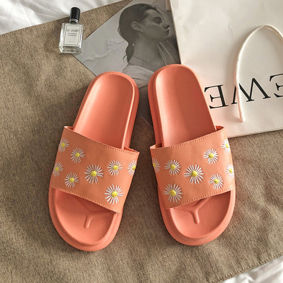 Alkalmi női papucs virágos hímzéssel