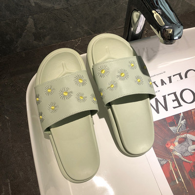 Alkalmi női papucs virágos hímzéssel