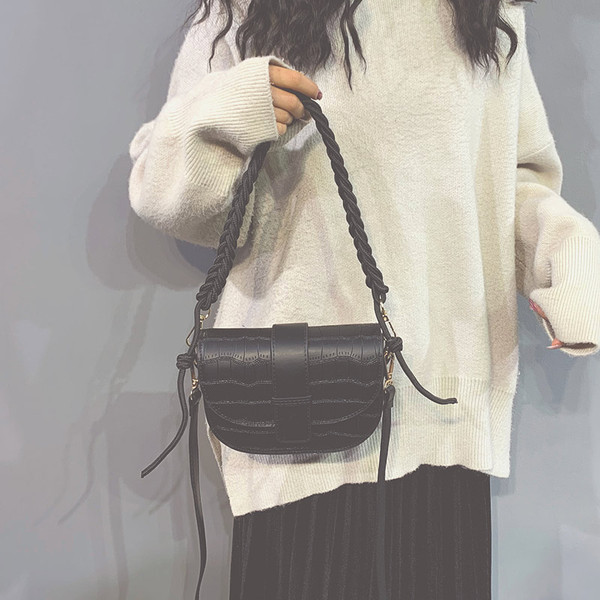 Sieviešu moderna ādas soma ar īsu rokturi