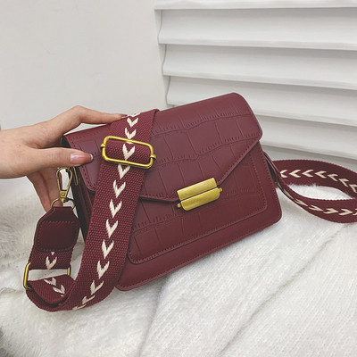 Modern női táska öko bőrből, széles, hosszú fogantyúval