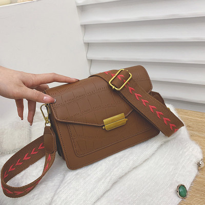 Modern női táska öko bőrből, széles, hosszú fogantyúval