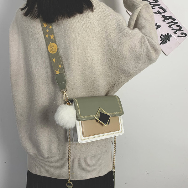 Stílusos női ekobőr táska színes, hosszú füllel