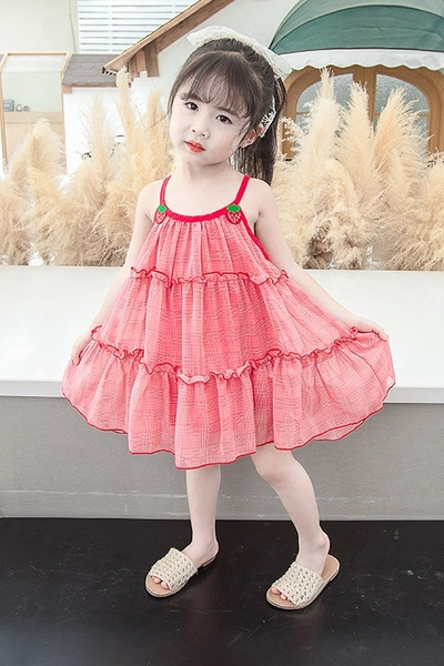 Gyerekruha vékony pántokkal és rátéttel