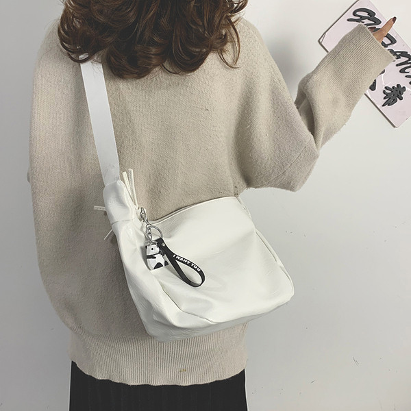 Γυναικεία έκο δερμάτινη τσάντα ώμου με ρυθμιζόμενη λαβή