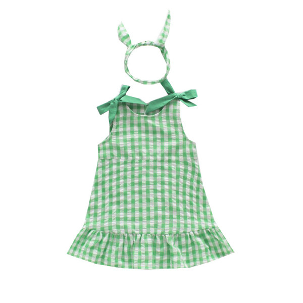 Kockás gyerekruha szalagokkal és tiarával