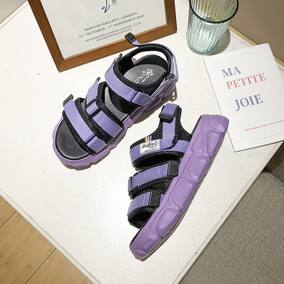 Alkalmi női szandál durva talppal és foltokkal