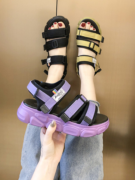 Alkalmi női szandál durva talppal és foltokkal