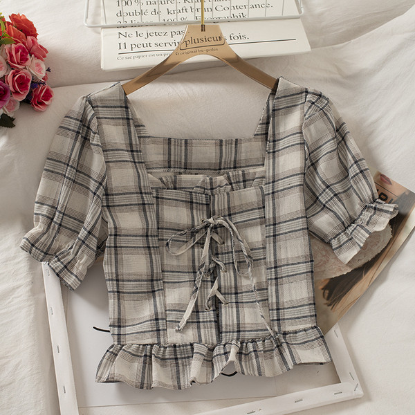 Retro stílusú kockás női ing négyzet alakú nyakkivágással