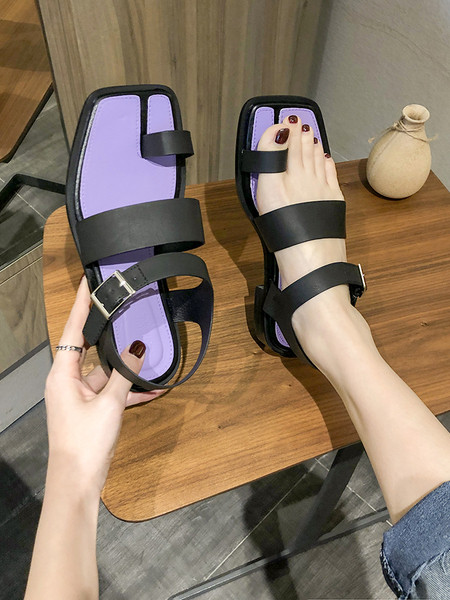 Lapos talpú, modern női szandál új modellje