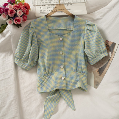 Ruuduline naiste särk kandilise kaelusega ja lipsudega