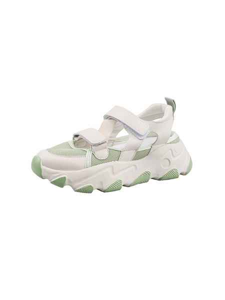 Női sportszandál durva talppal és foltokkal