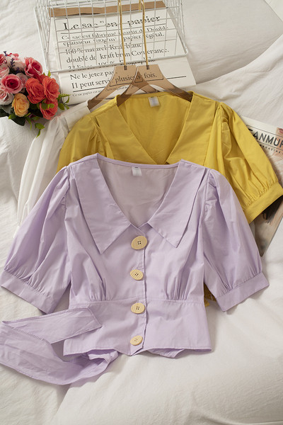 Női ing fűzővel és V-nyakkal