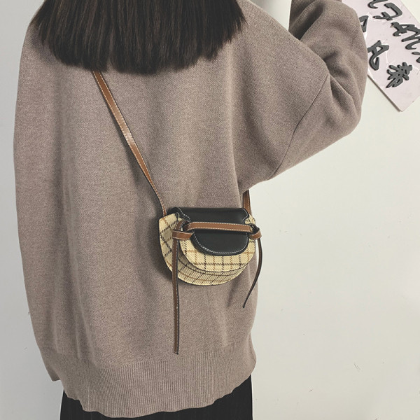 Modern női kockás táska