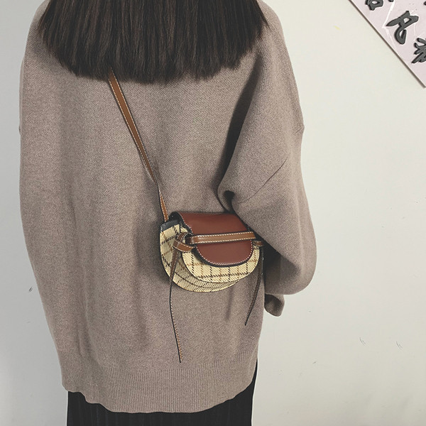 Modern női kockás táska