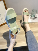 Ikdienas sieviešu sandales ar augstām zolēm un ielāpiem