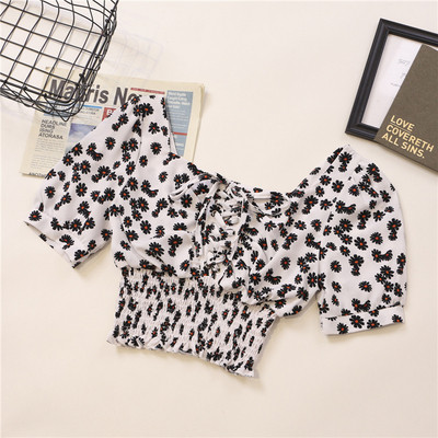 Κοντό γυναικείο πουκάμισο με κορδόνια και μοτίβα λουλουδιών