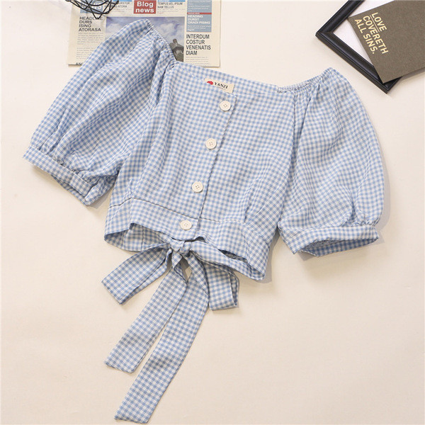 Kockás női ing nyakkendővel és széles ujjakkal