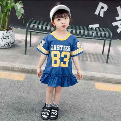 Παιδικό αθλητικό φόρεμα με τύπωμα και κοντά μανίκια