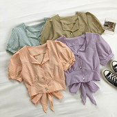 Alkalmi női ing rövid ujjal és nyakkendővel