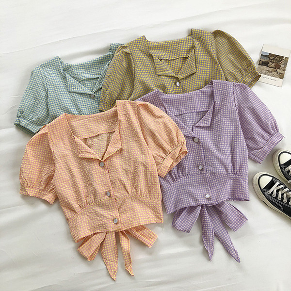 Alkalmi női ing rövid ujjal és nyakkendővel