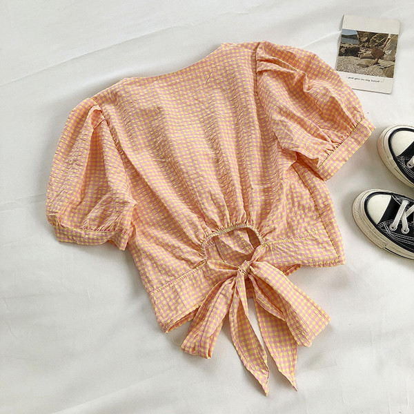 Alkalmi női ing rövid ujjal és nyakkendővel